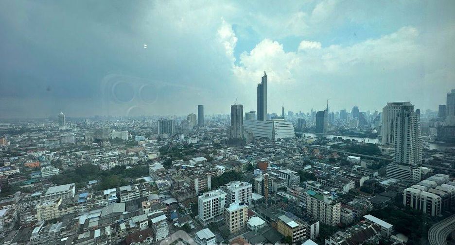 For rent 2 bedrooms condo in Khlong San, Bangkok