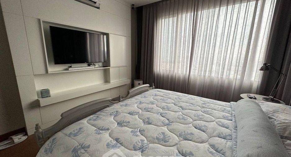 For rent 2 bedrooms condo in Khlong San, Bangkok