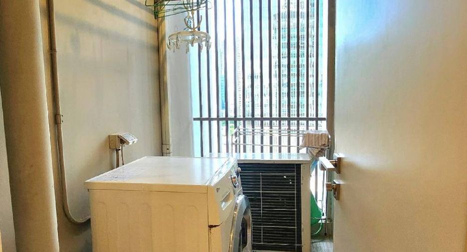 For sale 1 bed condo in Watthana, Bangkok