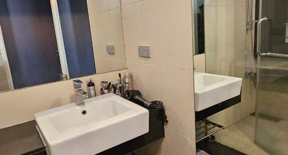 For sale 1 bed condo in Huai Khwang, Bangkok