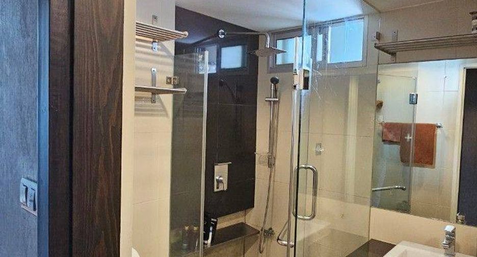 For sale 1 bed condo in Huai Khwang, Bangkok