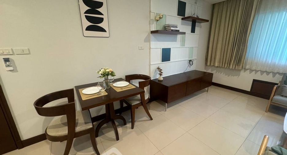 For rent 2 bedrooms apartment in Watthana, Bangkok
