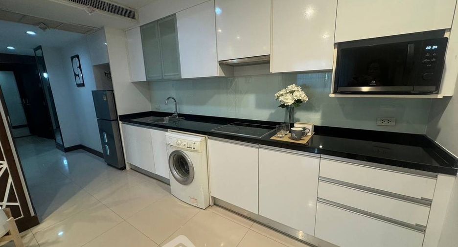 For rent 2 bedrooms apartment in Watthana, Bangkok