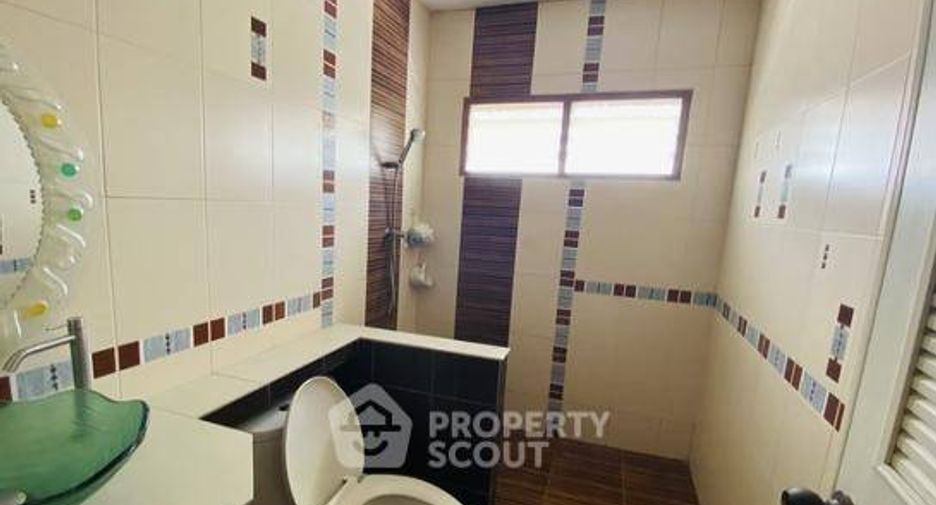 Casa en venta de 5 habitaciones en Mueang Chon Buri, Chonburi