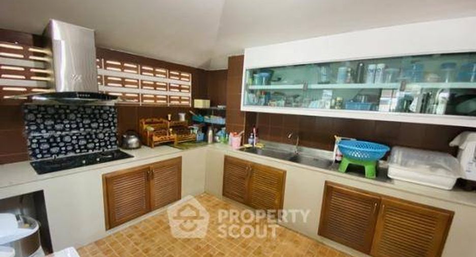 Casa en venta de 5 habitaciones en Mueang Chon Buri, Chonburi