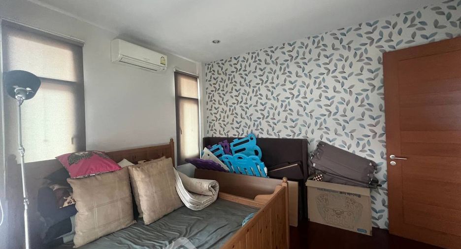 For sale 3 bedrooms house in Si Racha, Chonburi