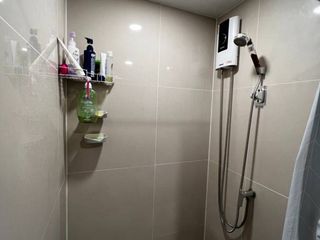 Продажа 1 кровать кондо в Кхлонг Сан, Бангкок