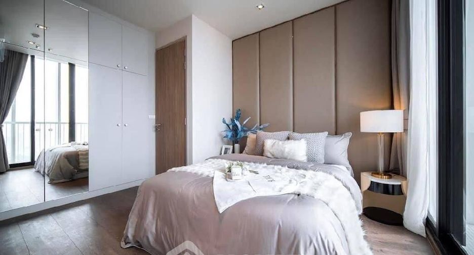 For sale 3 bedrooms condo in Khlong Toei, Bangkok