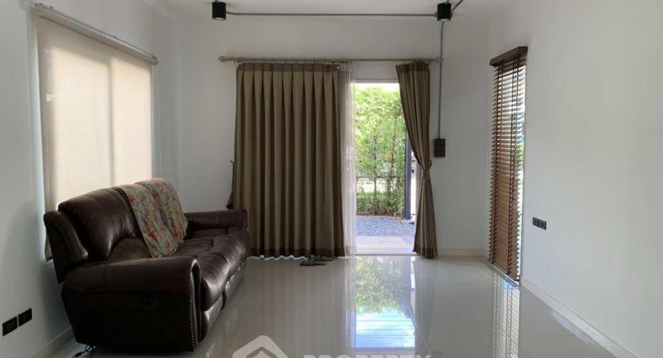 For sale 3 bedrooms house in Khlong Sam Wa, Bangkok