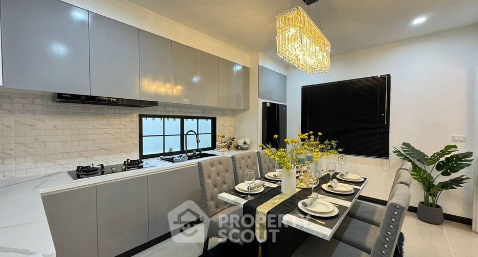 For sale 4 bedrooms house in Bang Lamung, Chonburi