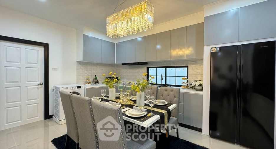 For sale 4 bedrooms house in Bang Lamung, Chonburi