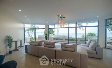 For rent 3 bedrooms condo in Pratumnak, Pattaya