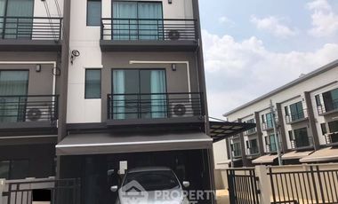 For sale 3 bedrooms townhouse in Prawet, Bangkok