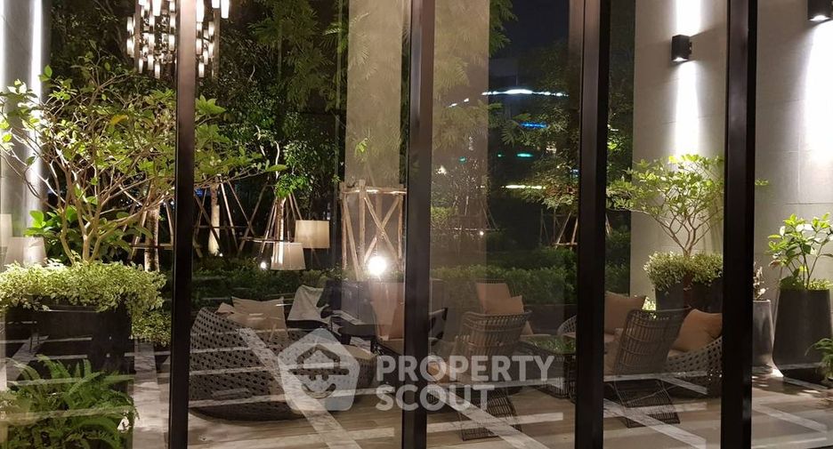 For rent 2 bedrooms condo in Khlong Toei, Bangkok