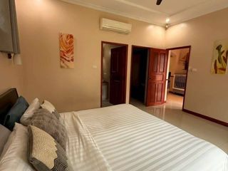 À louer 4 chambres maison à Bang Lamung, Chonburi
