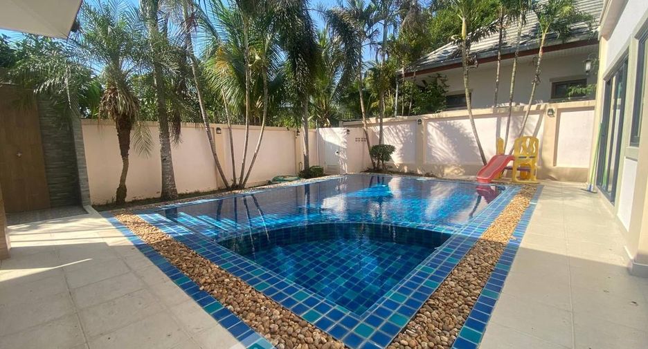 For rent 4 bedrooms house in Huay Yai, Pattaya