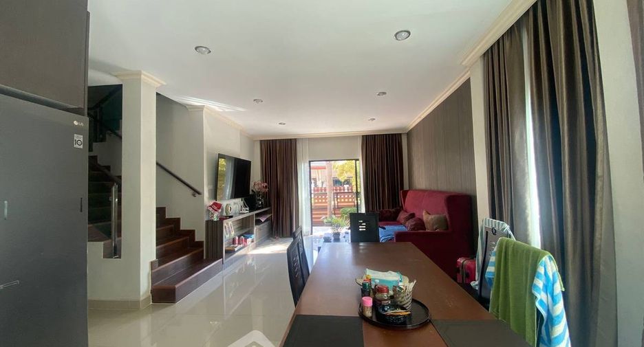 For rent 4 bedrooms house in Huay Yai, Pattaya