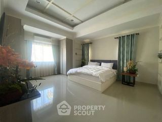 Casa en alquiler de 4 habitaciones en Bang Lamung, Chonburi