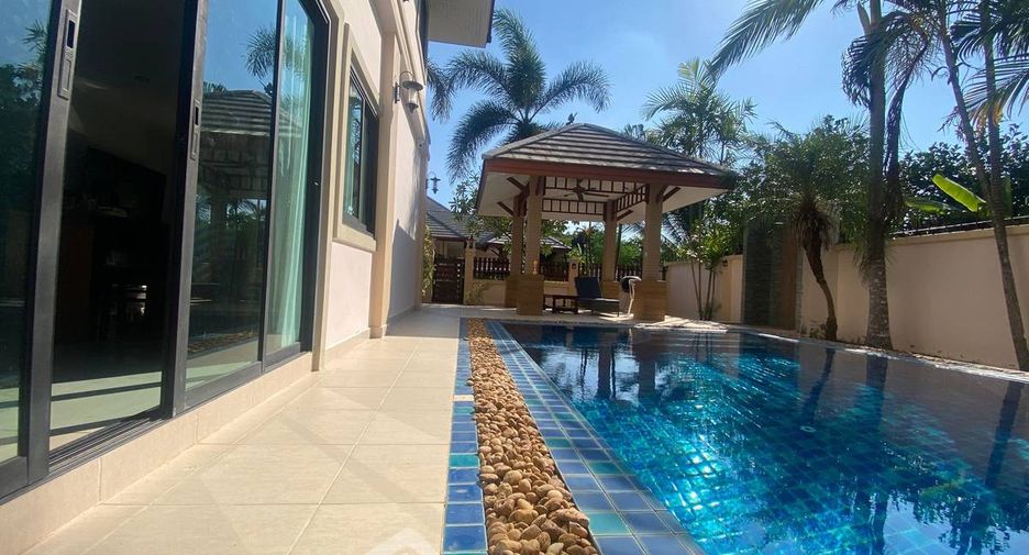 For rent 4 bedrooms house in Huay Yai, Pattaya
