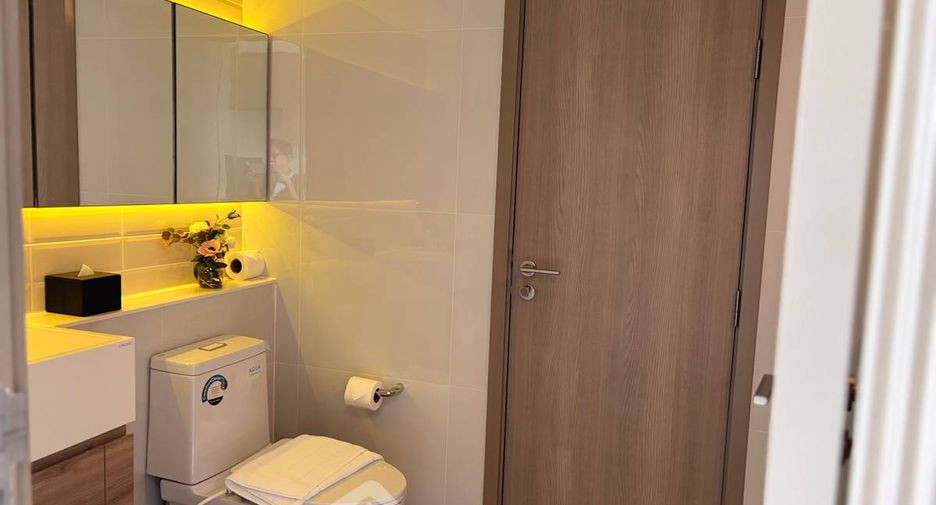For rent 2 bedrooms condo in Phra Khanong, Bangkok
