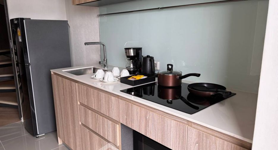 For rent 2 bedrooms condo in Phra Khanong, Bangkok