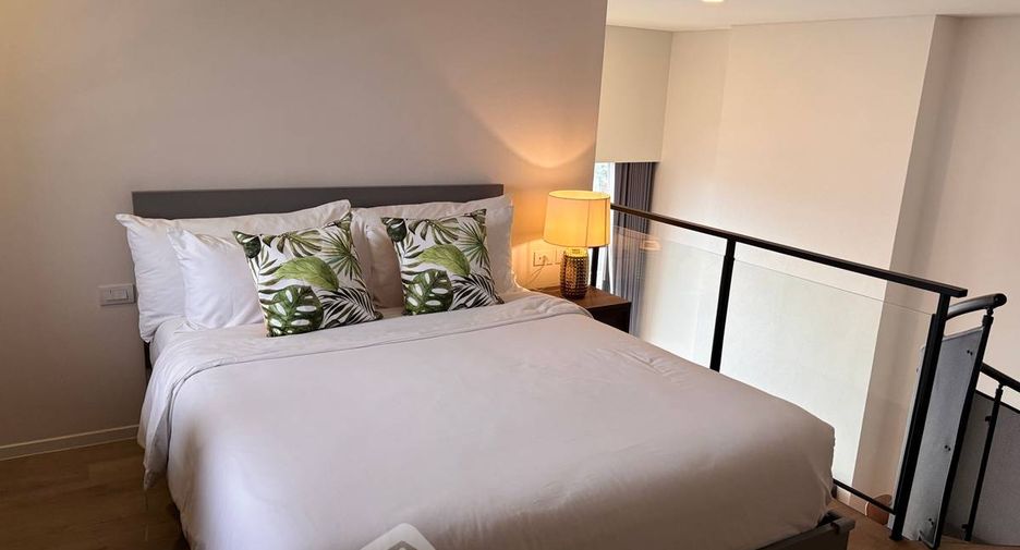For rent 2 bedrooms condo in Phra Khanong, Bangkok