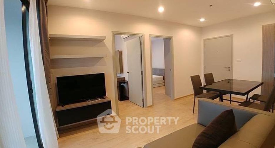 For rent 2 bedrooms condo in Thon Buri, Bangkok