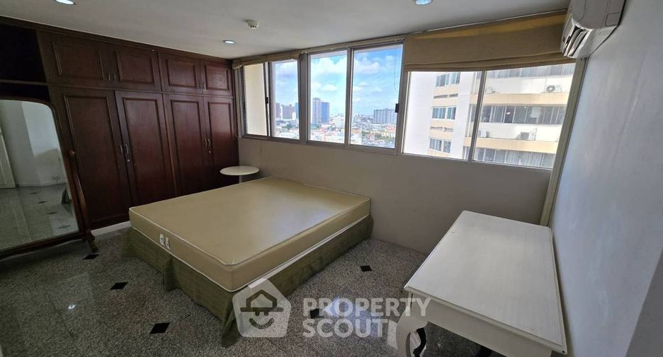 For rent 5 bedrooms condo in Watthana, Bangkok