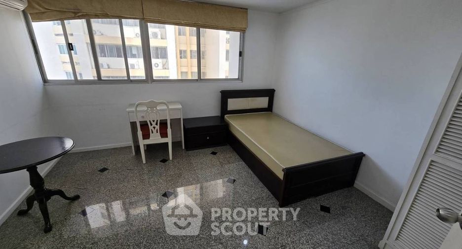 For rent 5 bedrooms condo in Watthana, Bangkok