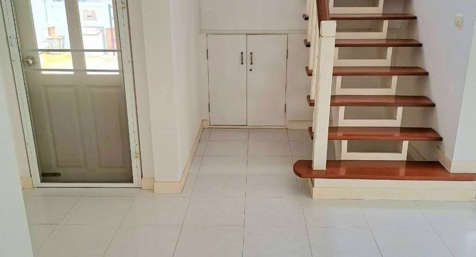 For rent 3 bedrooms house in Prawet, Bangkok
