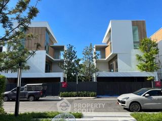For rent and for sale 3 bedrooms house in Saphan Sung, Bangkok
