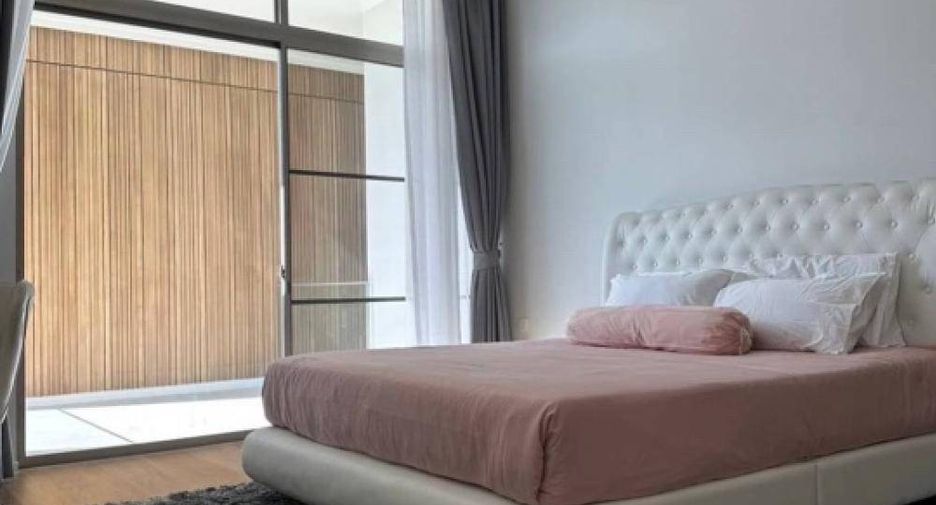 For rent and for sale 3 bedrooms house in Saphan Sung, Bangkok