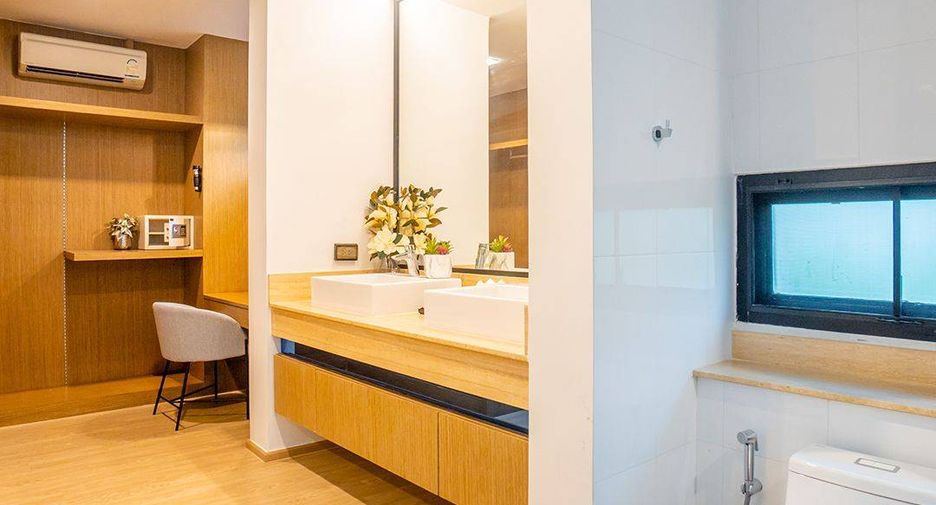 À louer 4 chambres villa à Na Jomtien, Pattaya