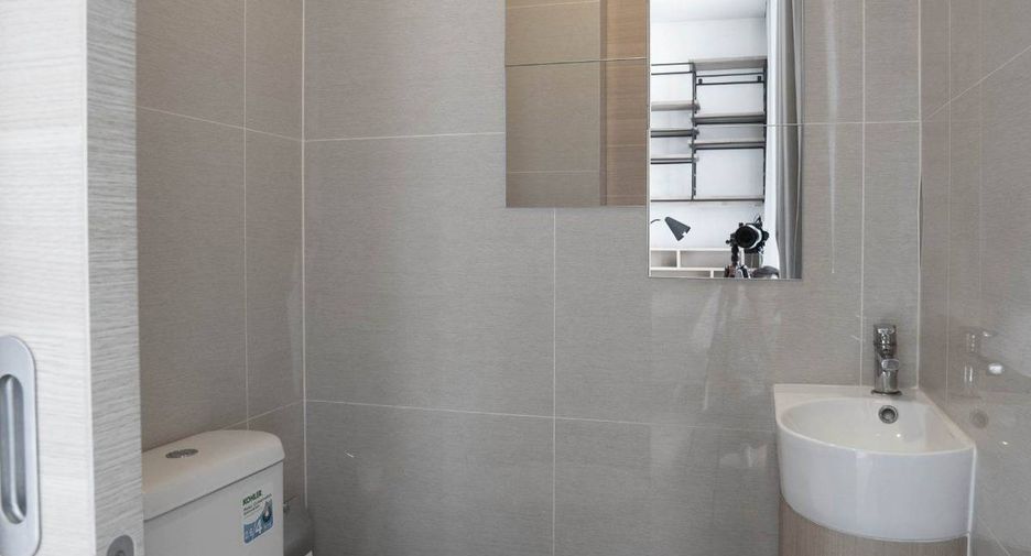 For sale 1 bed condo in Khlong Toei, Bangkok