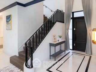 Casa en venta de 4 habitaciones en Saphan Sung, Bangkok