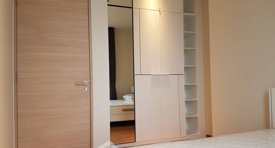 For sale 1 bed condo in Khlong Toei, Bangkok