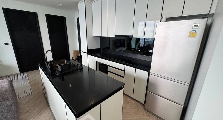 For rent 2 bedrooms condo in Khlong San, Bangkok