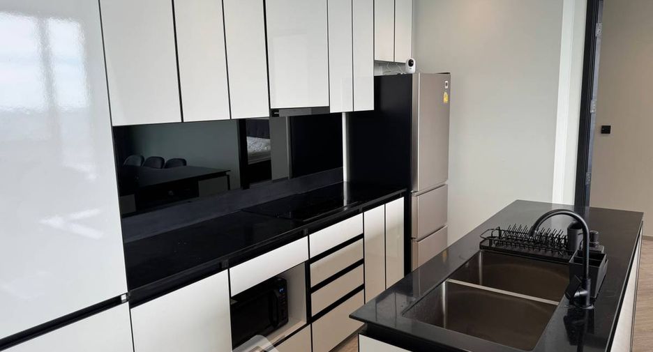 For rent 2 bedrooms condo in Khlong San, Bangkok