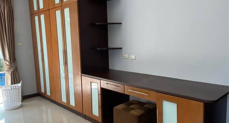 For rent 5 bedrooms house in South Pattaya, Pattaya