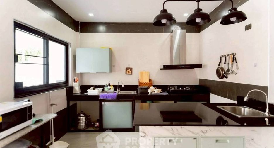 Villa en alquiler de 5 habitaciones en Huay Yai, Pattaya