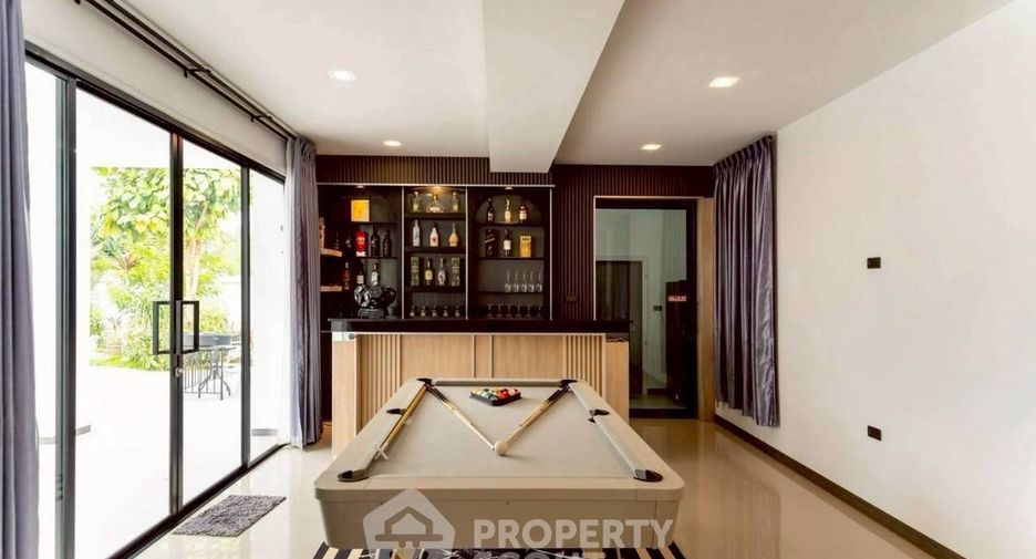 Villa en alquiler de 5 habitaciones en Huay Yai, Pattaya