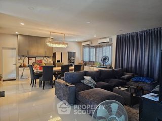 For sale 5 bedrooms house in Saphan Sung, Bangkok