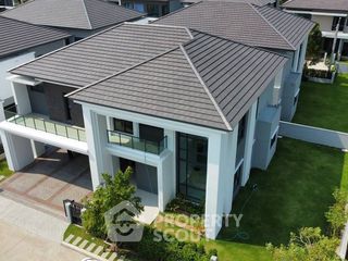 For sale 5 bedrooms house in Saphan Sung, Bangkok