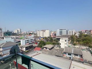 À vendre 1 chambre condo à Huai Khwang, Bangkok