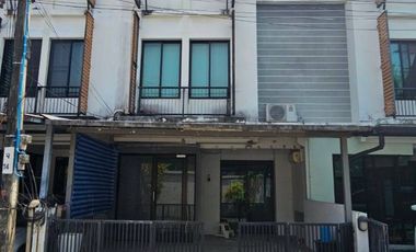出售 3 卧室 联排别墅 在 Lat Phrao, 曼谷