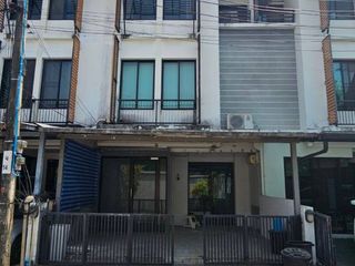 出售 3 卧室 联排别墅 在 Lat Phrao, 曼谷