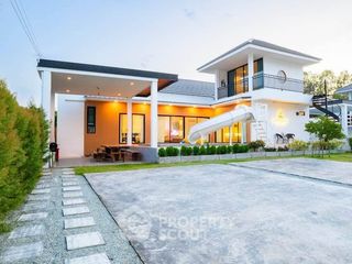 À louer 4 chambres maison à Sattahip, Chonburi