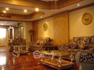 Condo en alquiler de 4 habitaciones en Khlong Toei, Bangkok
