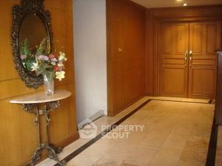 Condo en alquiler de 4 habitaciones en Khlong Toei, Bangkok