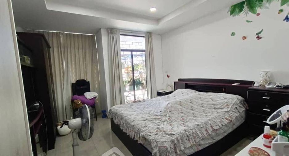 Casa adosada en venta de 4 habitaciones en Huay Yai, Pattaya